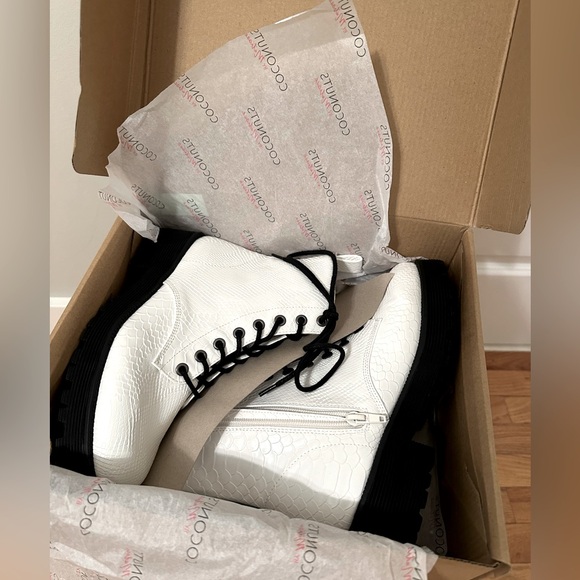 Matisse Lotus Crocodile Embossed Combat Boots Sz:7 NEW in Box! Anthropologie - Picture 5 of 10